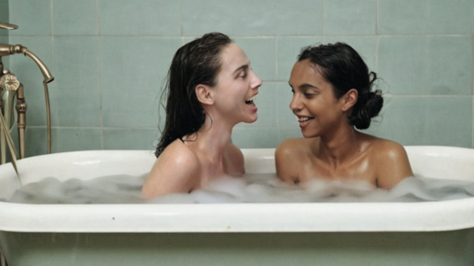I wanna make this memorable with her in the tub, what else should I do?