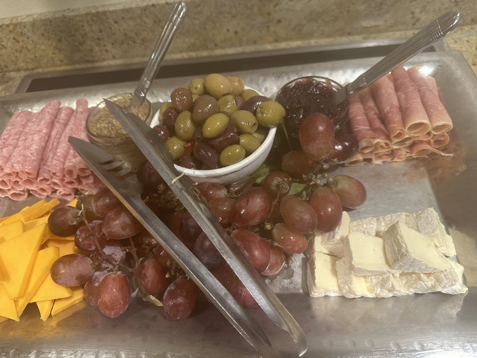 How does my Tampa Florida hotel breakfast look? At the Hilton?