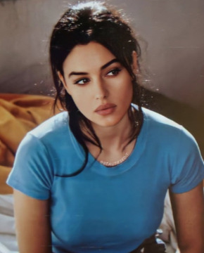 younger monica belluci