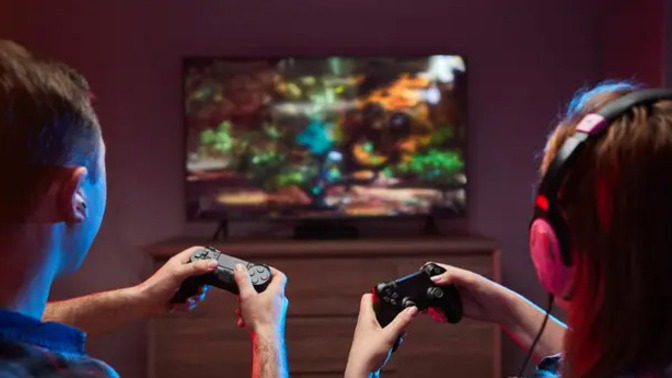 Who plays the PlayStation?