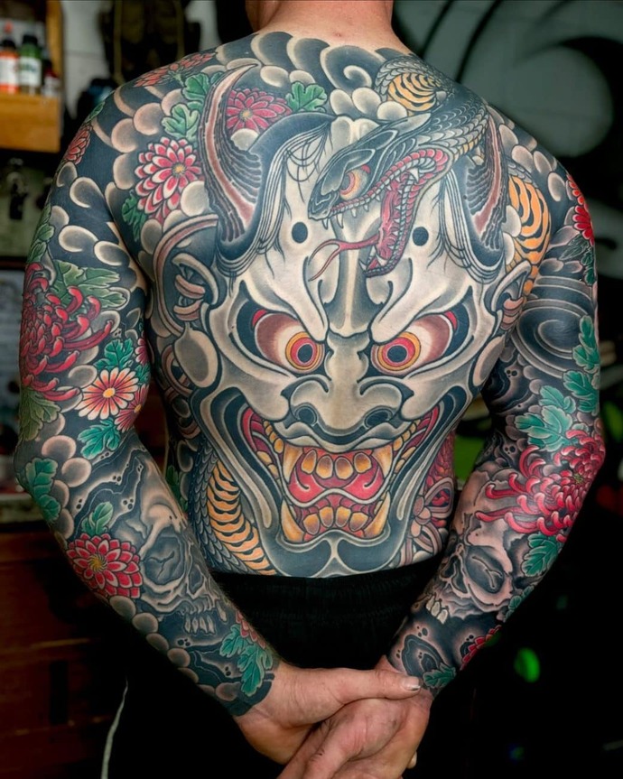 How cool do you think this tatoo is on a scale from 1 to 10?