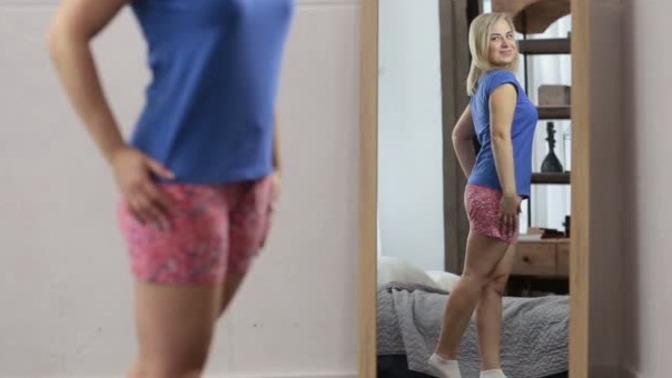 Girls, Do women like to check their curves whenever they find a good mirror?