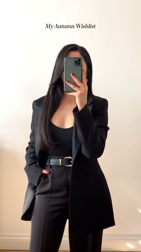What are the best outfit ideas for office wear for women?