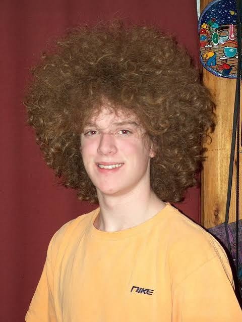 Is it offensive for a white man to have an afro?