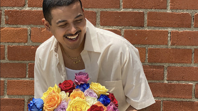 Does men get flowers, choklad or other kinds of presents or surprises on Valentine's day too?