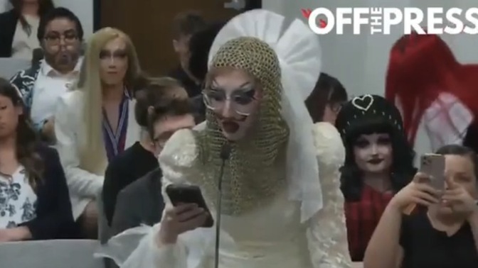 Why do drag queens desperately NEED to be around children? 🤯tf?