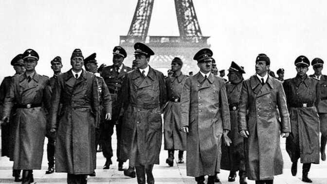 What is your opinion about Adolf Hitler's photograph in Paris?