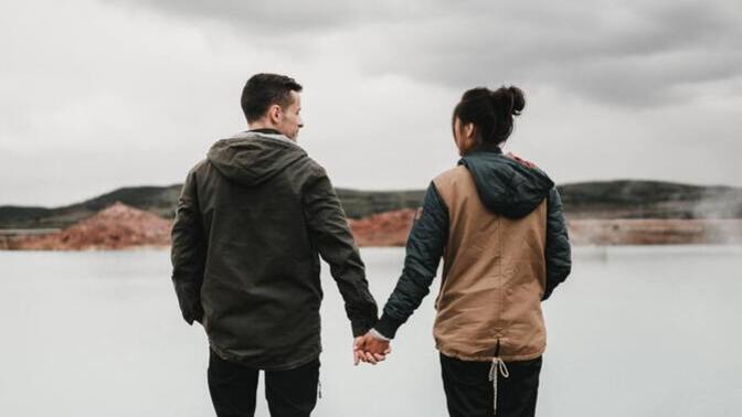 When in a serious relationship can you trust your partner easily?