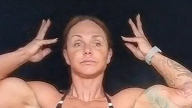 Girls, what do think of this muscular woman do you want to be like this?