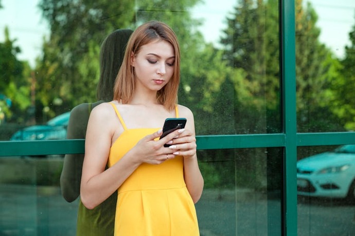 How would you feel when someone youre dating doesn’t reply for hours?