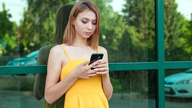 How would you feel when someone you're dating doesn’t reply for hours?