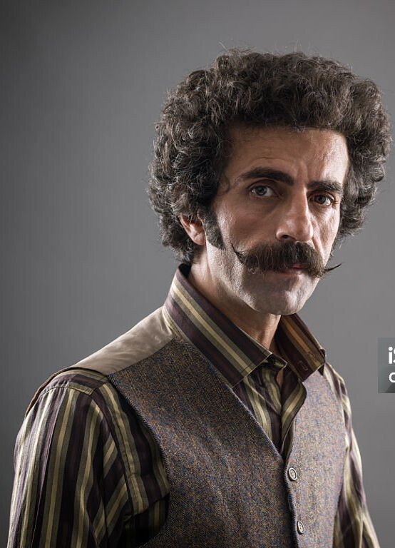 Do you find this retro-looking man physically attractive?
