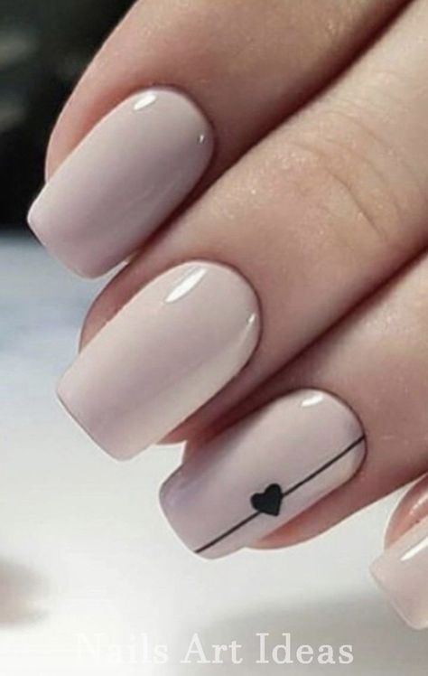 Ladies and gentlemen, what do you think of my manicure?