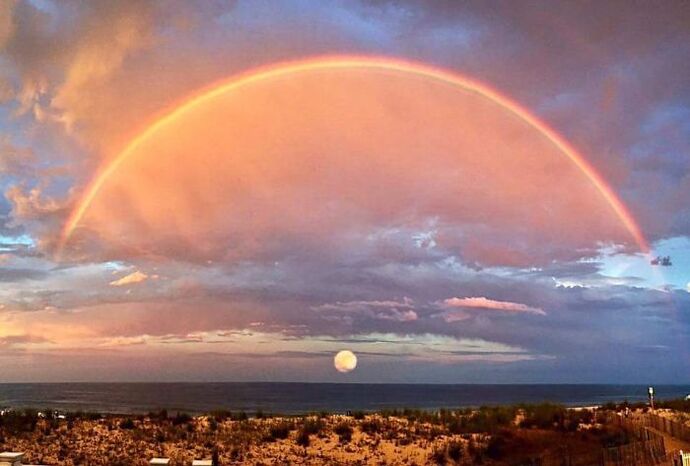 Sunrise vs Sunset. Which one do you choose and why?