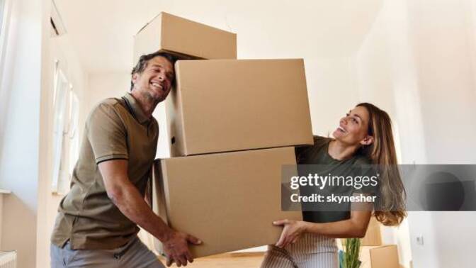 Guys, how often will you offer to help a woman with something? How did she respond?