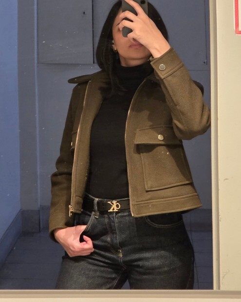 What kind of vibe does this outfit give?