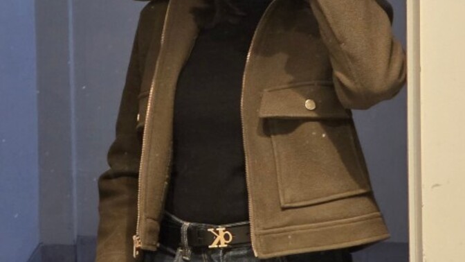 What kind of vibe does this outfit give?