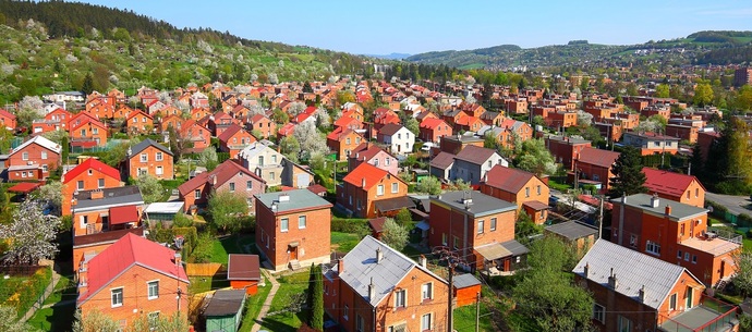 Would you rather visit Pula or Zlín?