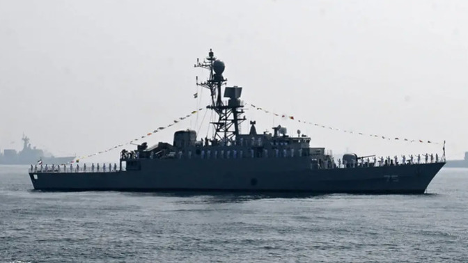 Did the US Navy deliberately sink an unarmed ship and ignore survivors?