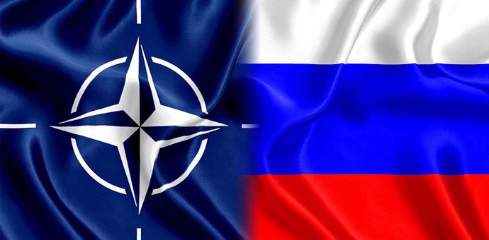 Would Russia face different security risks bordering the EU vs NATO?