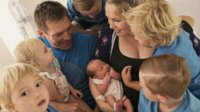 Would you date someone with 7 kids?