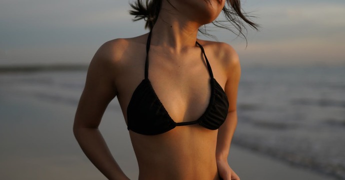 Girls, do guys check you out when you go to the beach or pool?