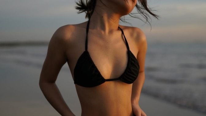 Girls, do guys check you out when you go to the beach or pool?