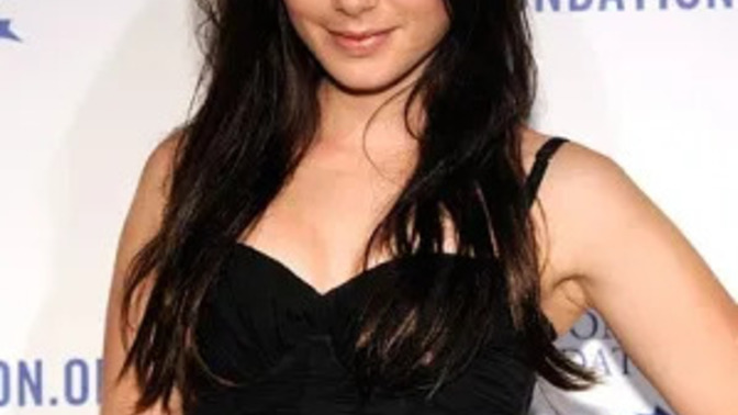 Do you like the combination of dark hair and black nails?