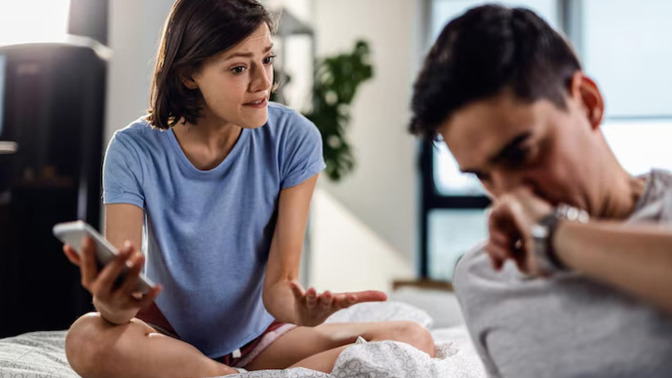 After a breakup, do you keep photos and messages or delete everything?