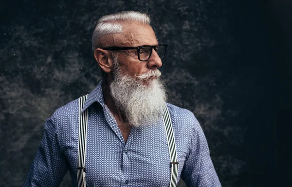 Gentlemen, belts or braces (suspenders), which do you wear?