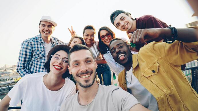 How many close friends a person should have?