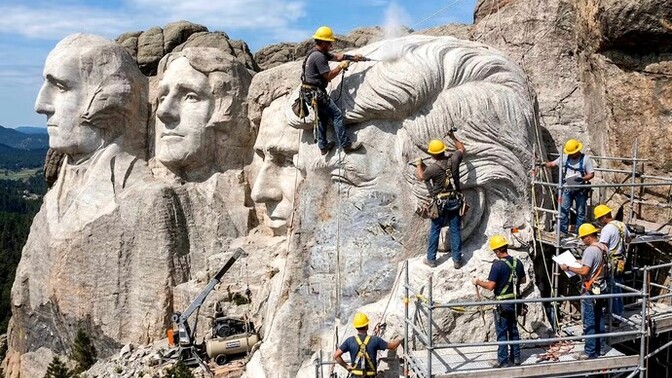 Should Trump's Mt Rushmore portrait be gold plated?