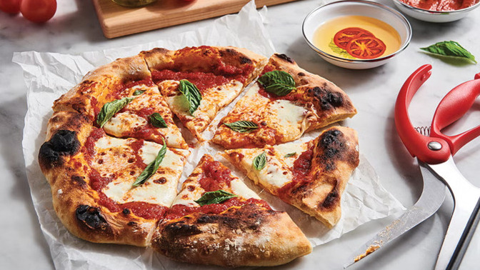 What is your favorite pizza crust style and why?