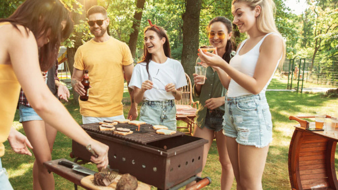 What should I bring to a BBQ for 5 big eaters when we’re all sharing?