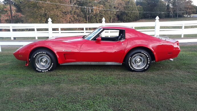 White or red for a classic Corvette C3—what color should I pick?