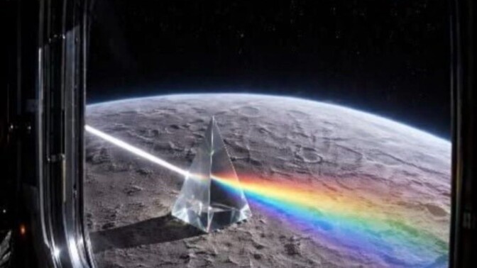 Should the Artemis crew have left a prism on the dark side of the moon?