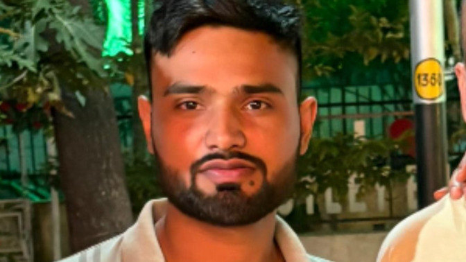 Girls, am I really that ugly or is there another reason you avoid me?