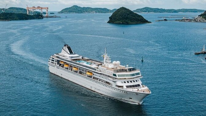 How to meet people on a cruise: tips for making friends at sea?