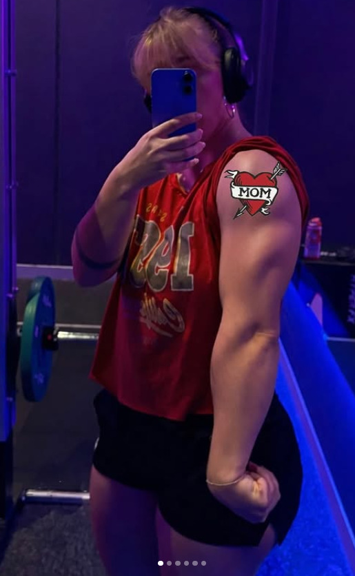 Could an untrained average guy actually beat this jacked female influencer in a fight?