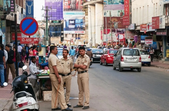 Why is India the only country where darker people are more civilized and sophistocated then light-skinned people?