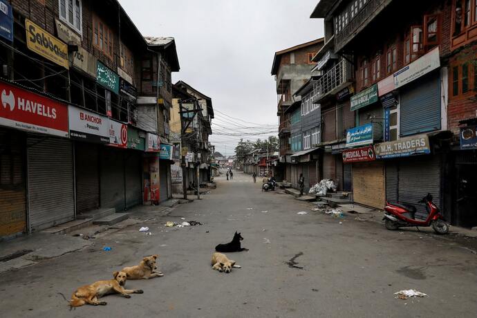 Why is India the only country where darker people are more civilized and sophistocated then light-skinned people?