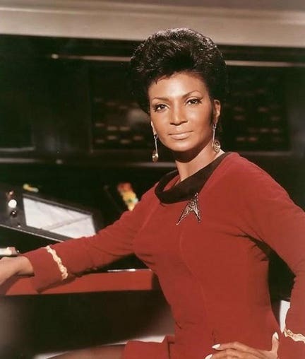 Anyone else think Nichelle Nichols aka Lt. Uhura from the og Star Trek was hot af?
