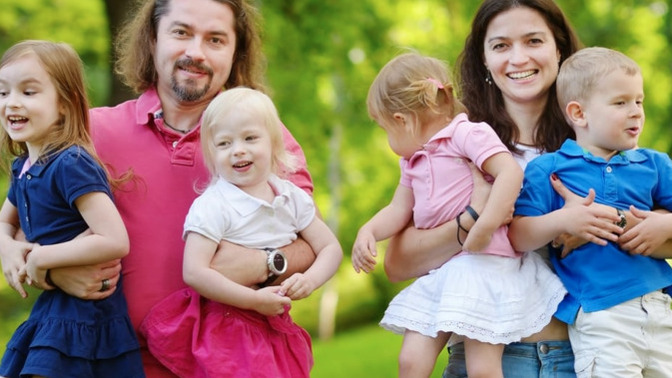 How many kids can you really afford in today’s economy if you love big families?