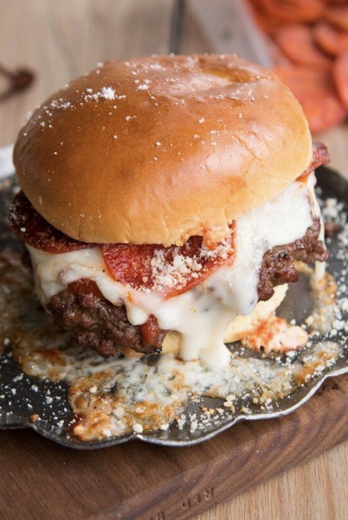 Pizza 🍕 or burgers 🍔 ?