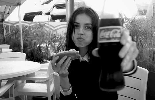 Ana de Armas...