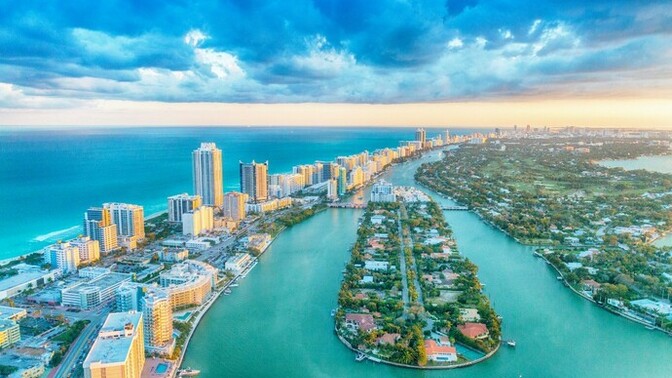 What are the best places to visit in Miami for first-time visitors?