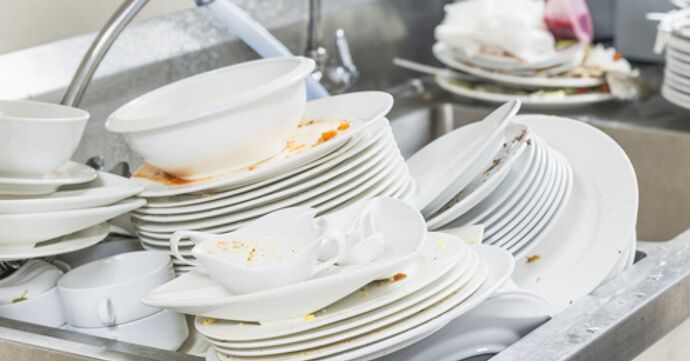 Who does the dishes in your home?