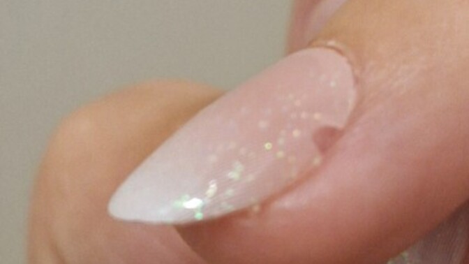 Can a cracked press on nail cause fungus if I wear it for 9 days?