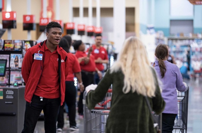 When you go shopping, do you prefer when they check on you, or would you rather shop on your own and ask for help only if you need it?