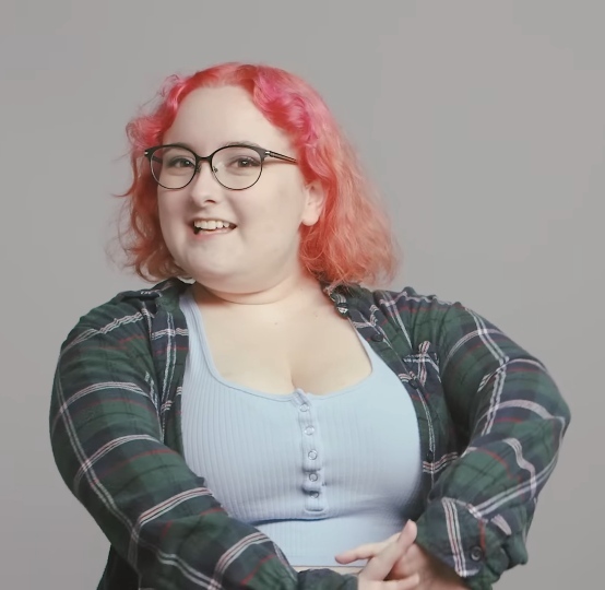 Is that lezbos girl attractive?